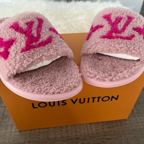 Louis Vuitton Magnetic Mule - Picture 4 of 11